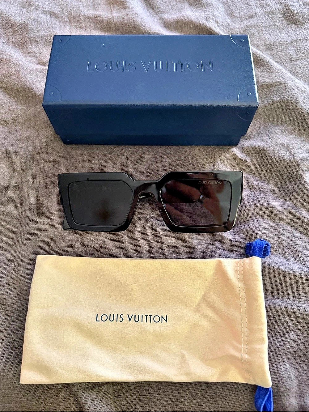 Authentic Louis Vuitton Clash Black Sunglasses
